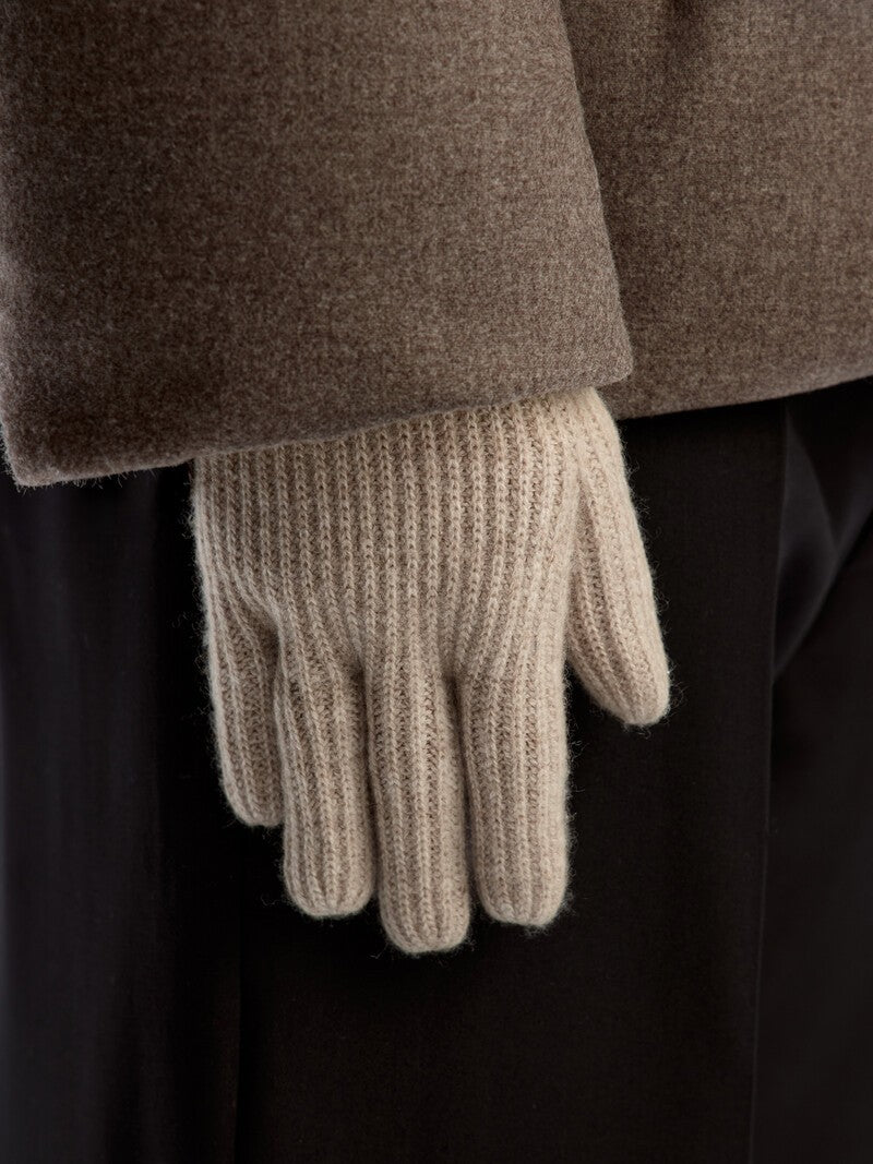 Wool gloves - milk