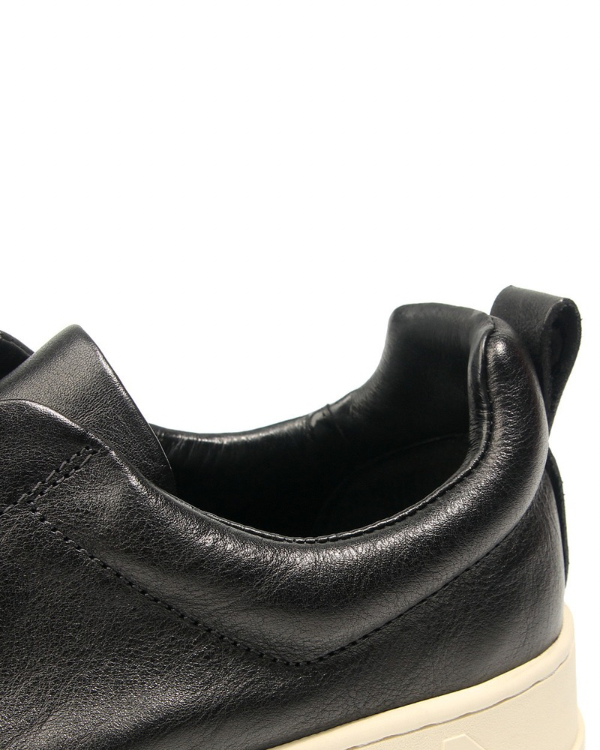 Vintage Laceless Leather Sneaker