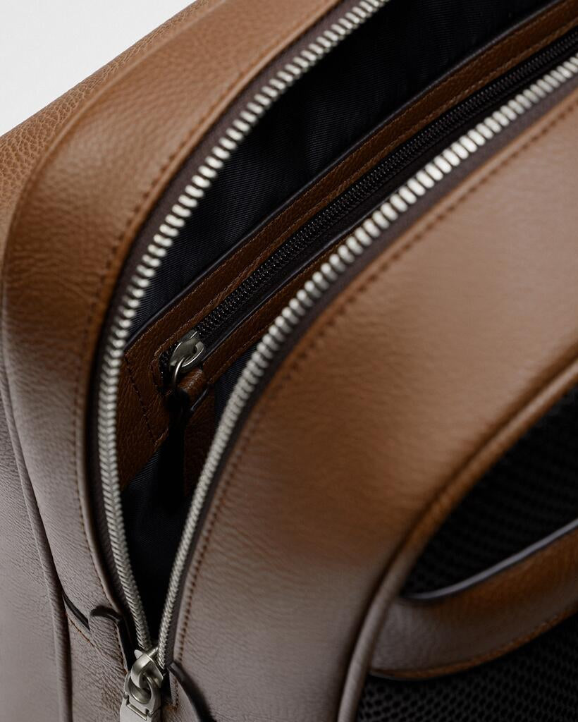 Sac à dos minimaliste en cuir pour voyages