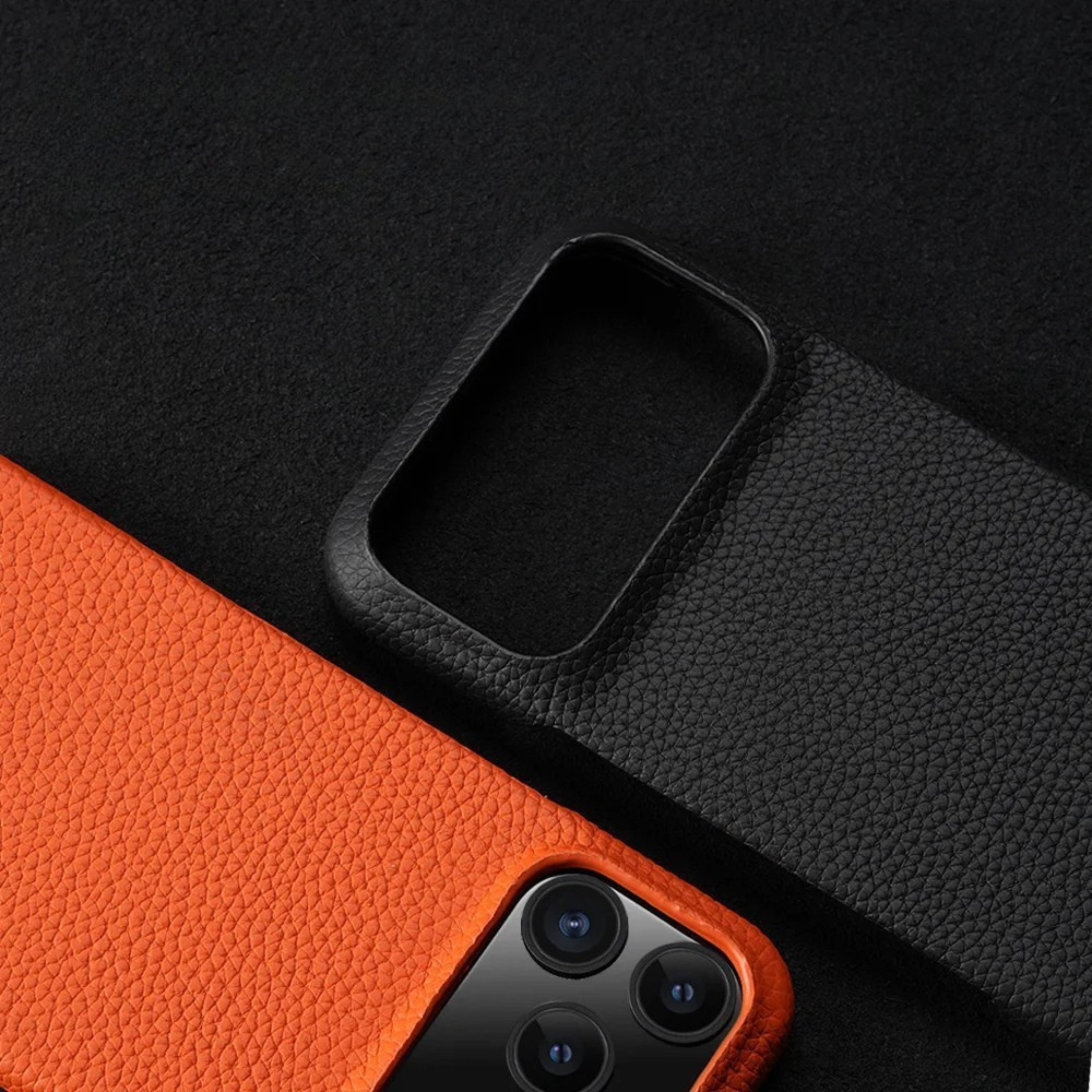 CALIBRA — Leather iPhone 17 Case