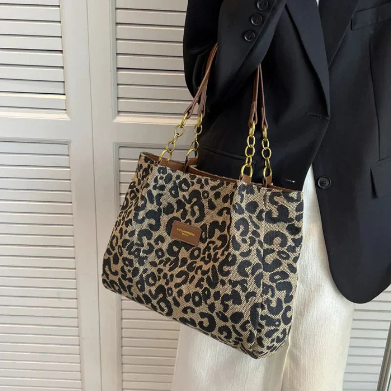 FELINE GRACE — Leopard Charm Tote