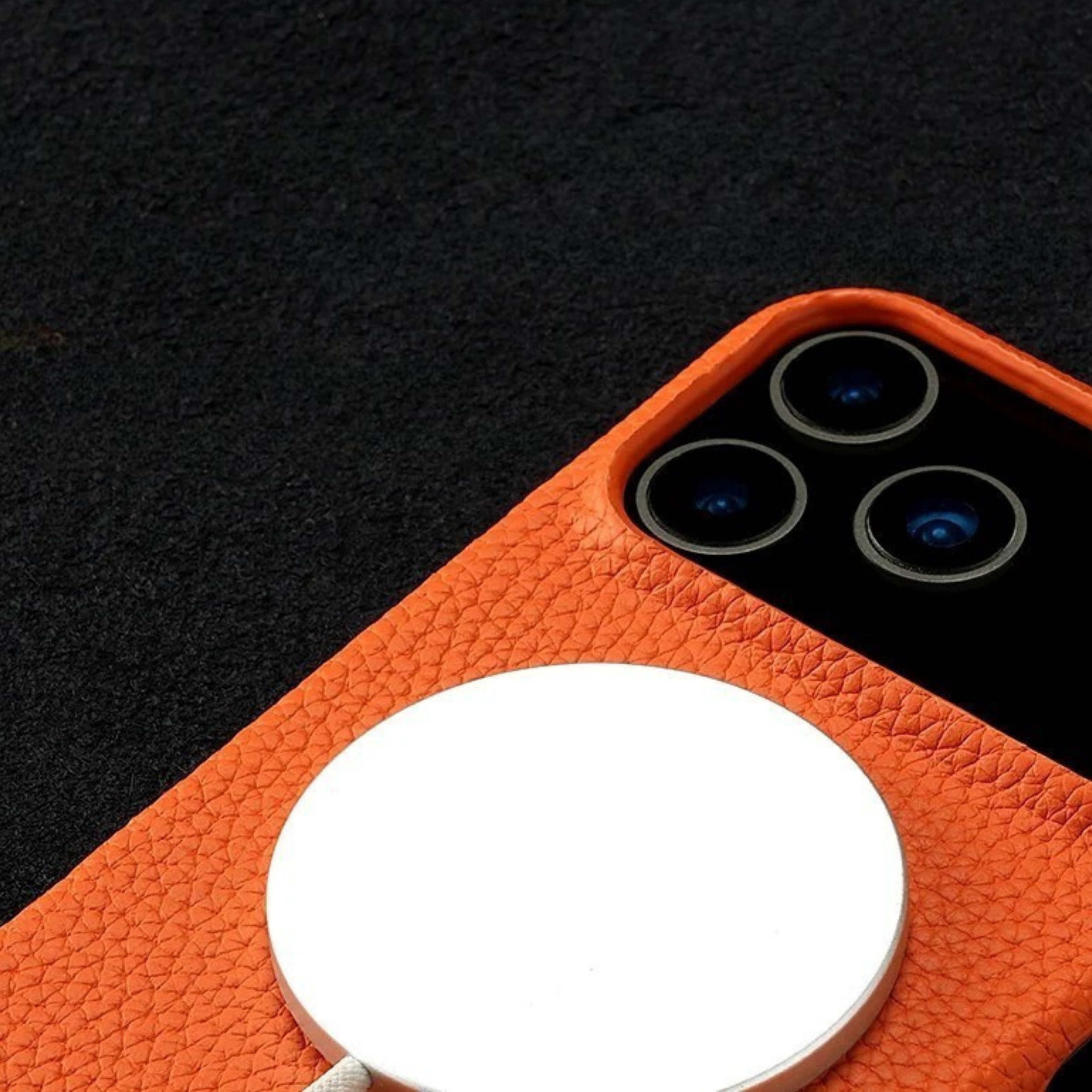 CALIBRA — Leather iPhone 17 Case