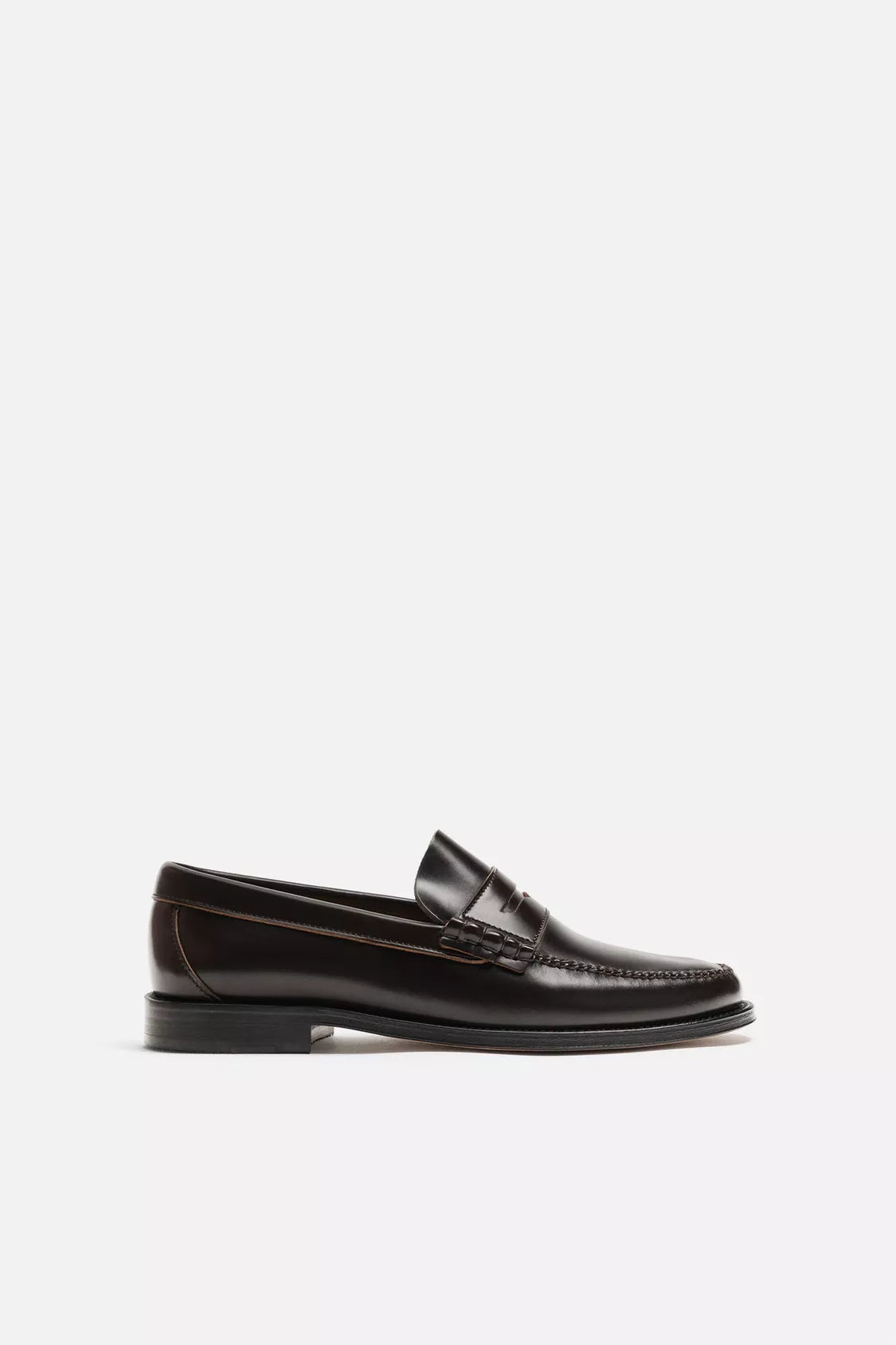 TATE’S LEATHER LOAFER