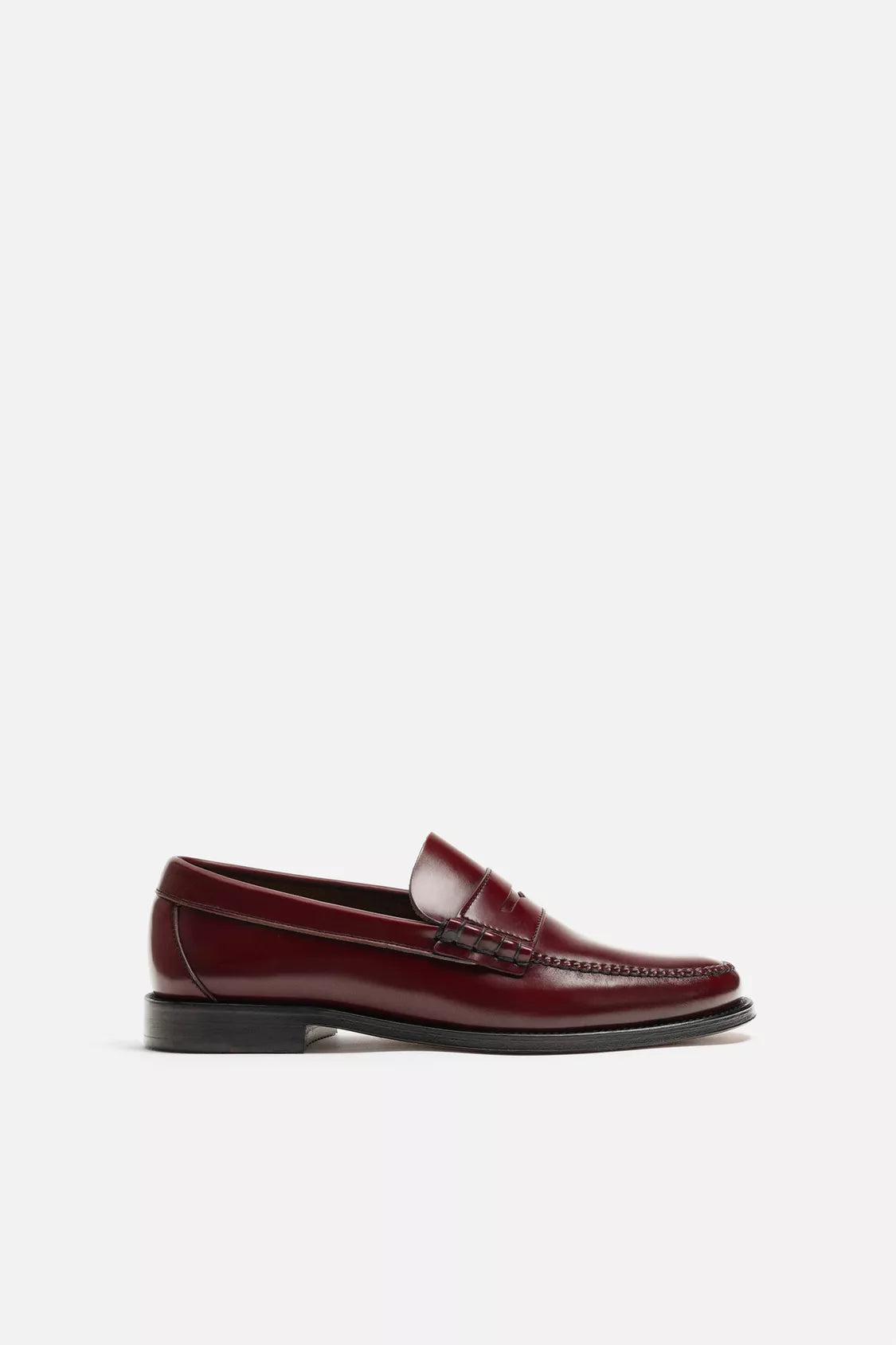 TATE’S LEATHER LOAFER